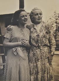 Lysá nad Labem, výstava DIVADLO JE PODIVUHODNÁ VĚC..., výstavní panel, 2018