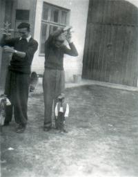 Hrochův Týnec, LD Orla, Jarmil a Jiří Chládkovi