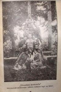 Rusko, divadelní komanda, foto skupiny herců, 1919