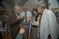 Miletín, muzeum, vernisáž 2006, přípitek Černý,Valenta