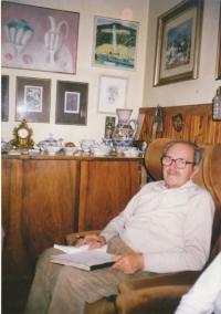 Bohuslav Halberstadt v soukromí domova, 1989