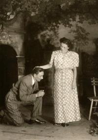 Libochovice, Scéna, Léto, 1947