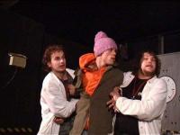 Jihlava, De Facto Mimo, Hukot 4, KP Karlínská Tříska Praha 2002