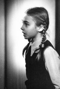 Pražské vajíčko 1975, Apolena Veldová