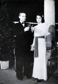 Praha-Kobylisy, Lidové divadlo, Melodie srdcí, 1942