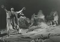 Lysá nad Labem, AHA!, Stará žena vysedává, JH 1989