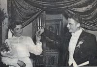 Bruntál, Osvětová beseda, Třetí zvonění, 1957