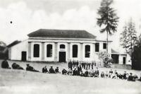 Žihobce, Muzeum Lamberská stezka, foto žihobského divadla po jeho otevření 1921, součást výstavy k historii DS Tyl, 2014