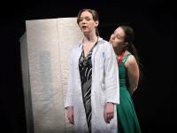 Praha-Kobylisy, Rachtámiblatník, Hotel mezi dvěma světy, 2010