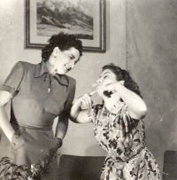 JH 1953, Svitavy, Lidové divadlo, Koho tlačí bota