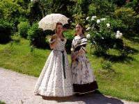 Ratibořice, Oživlé postavy z Babičky Boženy Němcové, 2009,na cestě k bělidlu