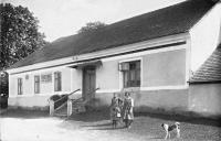 Horní Ředice, hostinec Anny Hájkové před požárem, ještě bez dostavěné části sálu, před 1930