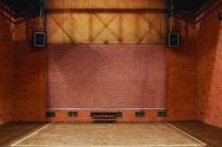 Liberec, Malé divadlo DFXŠ, malba cihlové stěny,