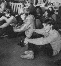 Tuchoměřice, (S) HLEDÁNÍ 1983