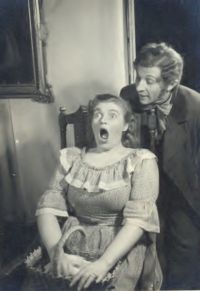 Praha-Břevnov: Ženitba, na snímku A. Adámková, 1950