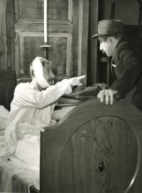 Hronov, MAJ, Neapol město milionů, 1957