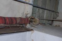 Smrčí, opona, mechanismus spouštění.