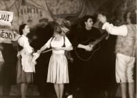 Zvoleněves, Sokol, Království pro draka, 2000