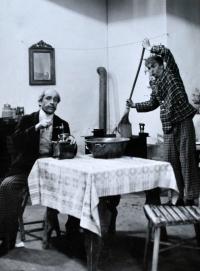 Praha-Kobylisy, Lidové divadlo, Ulice zpívá, 1943