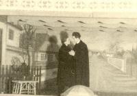 Dolní Stakory, Otec, M. Spěšná a M. Benedikt, doklad sufit, 1938