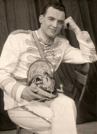 Praha-Kobylisy, Lidové divadlo, Valčík panny Apolenky, 1948