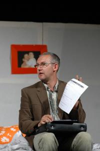 Slovensko, Tlmače, Divadlo Hľadanie, Chvála bláznovstva alebo Elling a Kjell Bjarne, CP Jiráskův Hronov 2011