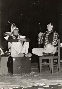 Chocerady, Posázaví, Vítr ve větvích Sasafrasu, 1985