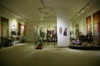 Mariánské Lázně, Městské muzeum, výstava Klauni, čerti, Kašpaři, foto 1, pohled do expozice, 2012-2013