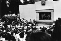 Napajedla LS Ku-Ku Fatra přenosná scéna, hráno v zámeckém parku, 1956