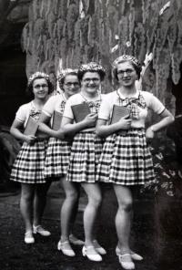 Praha-Kobylisy, Lidové divadlo, V našem kostelíčku, 1937