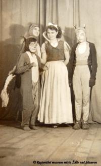 Žďár nad Sázavou, Dětská divadelní scéna, Sněhurka a sedm trpaslíků, 1957