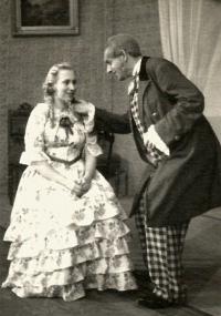 Praha-Kobylisy, Lidové divadlo, Podzimní píseň lásky, 1946