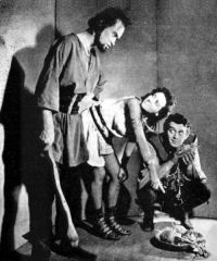 Grillparzerova veselohra Běda lhářům!  Kottwaldův šafář - O. Bartík, Eritida - L. Kubálková, kuchtík - K. Höger, v té době již člen činohry ND v Praze.