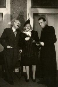 Praha-Kobylisy, Lidové divadlo, Otec svého syna, 1947