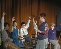 Kladno, Sluníčko, Škola roku 1902, CP Dětská scéna Trutnov 2002