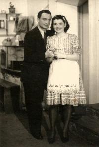 Praha-Kobylisy, Lidové divadlo, Ševci, 1945