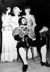 Rájec-Jestřebí, Divadelní spolek, Tři v tom, 1983