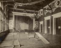 Český Brod, sokolovna s jevištěm a s původní oponou J. Kouly 1884, stav 1907,