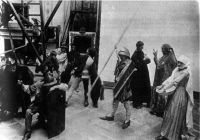 Zbiroh, Mucha, A., A.Mucha si vyfotografoval zbirožské ochotníky stojící modelem jako husité pro Slovanskou epopej