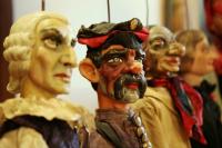 Lešná u Valašského Meziříčí, zámek, výstava Úchvatný svět historických loutek, ze sbírky manž. Jiráskových, 1. 5.- 31. 8. 2013