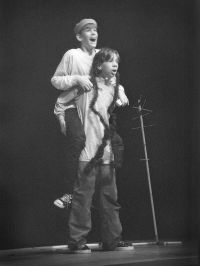 Ostrov, DDS  HOP - HOP  ZUŠ, Naslouchej, 2002