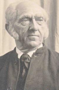 10. JH, Soubor vybraných členů ochotnických divadelních spolků z Čech, Alois Jirásek: Otec