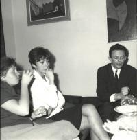 ŠRÁMKOVÁ, Vítězslava, Phdr., soubor pracovních a osobních fotografií z let 1965-2019