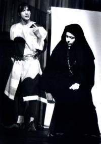 Praha, Divadlo času, Zdaleka ne tak ošklivá, jak se původně zdálo, CP FEMAD Poděbrady 2001