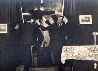 Oponešice, Ochotnické divadlo, Okénko