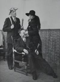 Praha-Kobylisy, Lidové divadlo, Mistr ostrého meče, 1942