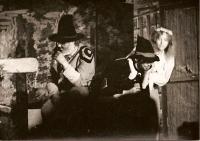 Zvoleněves, Sokol, Malá pohádková show, 2000