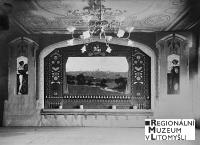 Vysoké Mýto, Šembera, opona Veduta obce, autor Václav Prágr, 190x