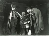 Hronov, MAJ, Bejvávalo aneb Loupežníci na Chlumu - výjev ze hry, 1957