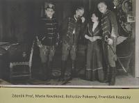 Lysá nad Labem, výstava DIVADLO JE PODIVUHODNÁ VĚC..., Dámy a husaři, 1955, výstavní panel, 2018